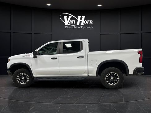 Used 2024 Chevrolet Silverado 1500 ZR2 w/ Technology Package AWD/4WD image 4