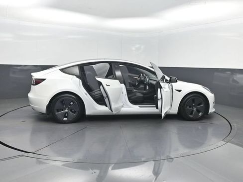 Used 2021 Tesla Model 3 Standard Range Plus RWD image 27