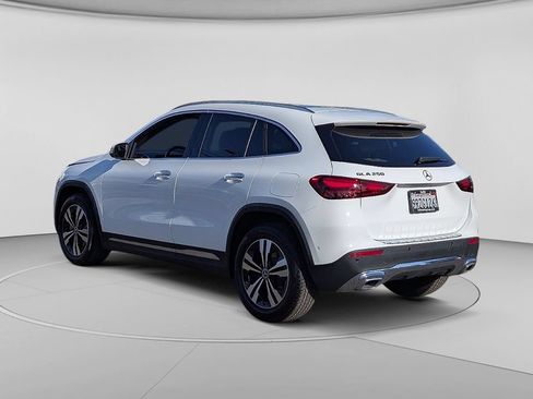 Used 2025 Mercedes-Benz GLA 250 image 11