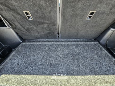 Used 2024 Volkswagen Atlas SE FWD image 32