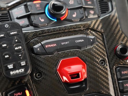 Used 2015 Lamborghini Aventador LP 700-4 image 41