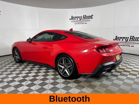 Used 2025 Ford Mustang Coupe RWD image 9