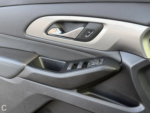 Certified 2023 Chevrolet Traverse LT FWD image 23