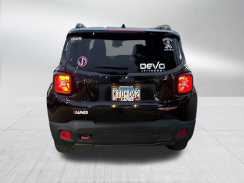Used 2017 Jeep Renegade Trailhawk image 5