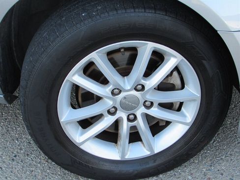 Used 2019 Dodge Grand Caravan SXT image 25