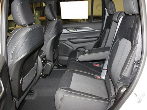New 2026 Jeep Grand Cherokee Laredo X AWD/4WD image 26