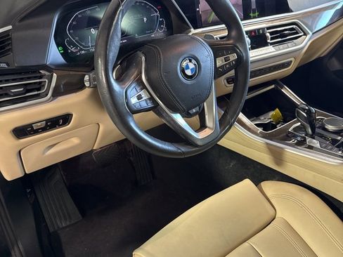 Used 2022 BMW X5 xDrive45e w/ Premium Package image 8