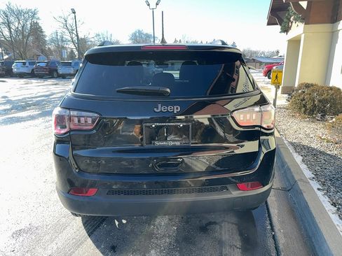 New 2026 Jeep Compass Limited image 9