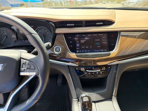 Used 2020 Cadillac XT6 Premium Luxury w/ Platinum Package AWD/4WD image 23