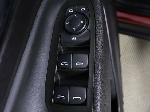Used 2024 Chevrolet Equinox LT FWD image 35