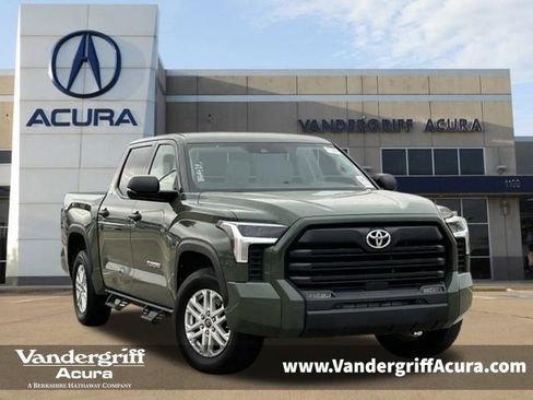 Used 2022 Toyota Tundra SR5 w/ Convenience Package image 1