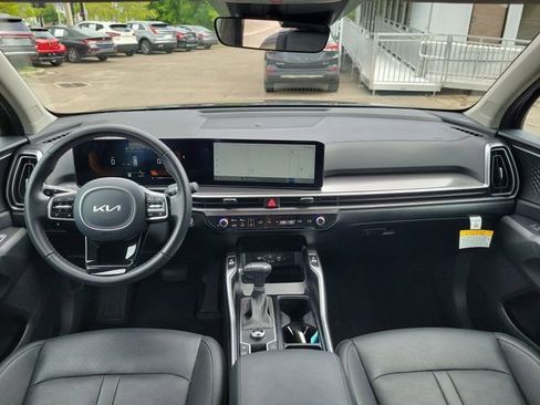 Used 2025 Kia Sorento S FWD image 27