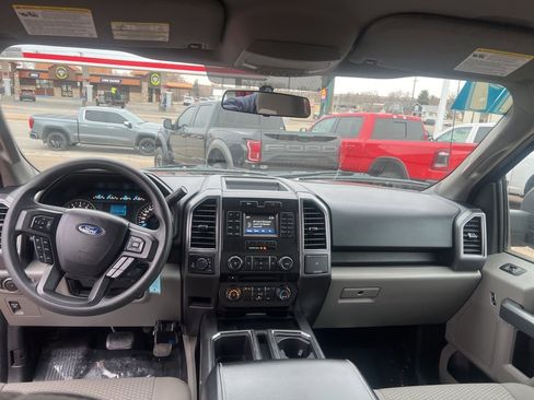 Used 2017 Ford F150 XLT image 9