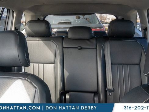 Used 2024 Volkswagen Tiguan SE FWD image 13