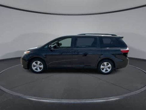 Used 2015 Toyota Sienna LE FWD image 5