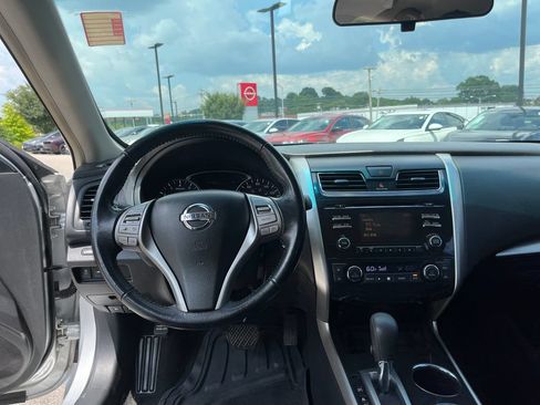 Used 2013 Nissan Altima 2.5 SV FWD image 23