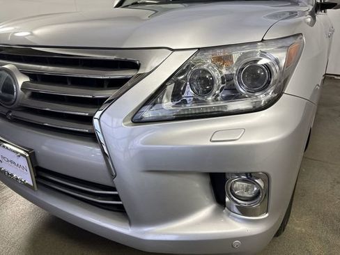 Used 2015 Lexus LX 570 4WD image 29