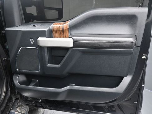 Used 2019 Ford F150 Lariat image 18