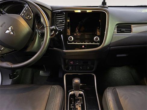 Used 2020 Mitsubishi Outlander SEL image 10