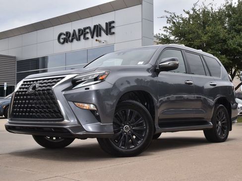 Used 2023 Lexus GX 460 Premium w/ Accessory Package AWD/4WD image 2