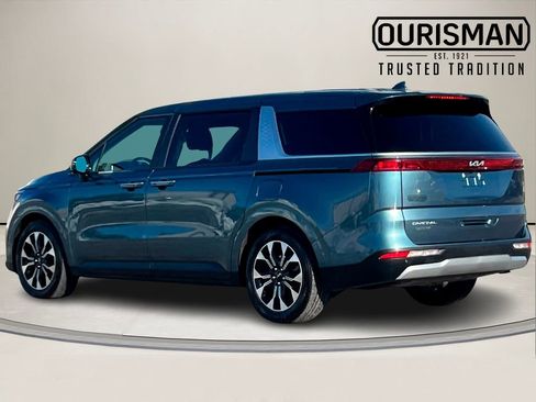 Used 2024 Kia Carnival EX image 4