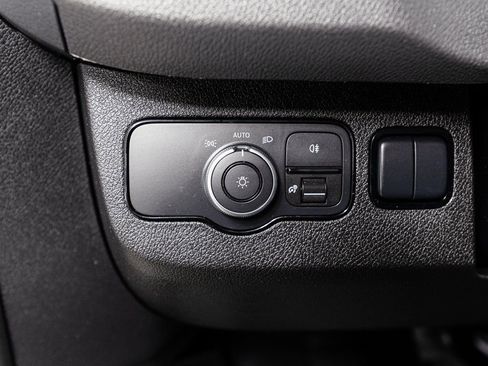 Used 2025 Mercedes-Benz Sprinter 2500 image 9