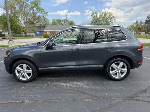 Used 2013 Volkswagen Touareg Executive image 4