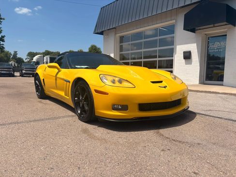 Used 2010 Chevrolet Corvette Grand Sport w/ Preferred Equipment Group RWD image 2