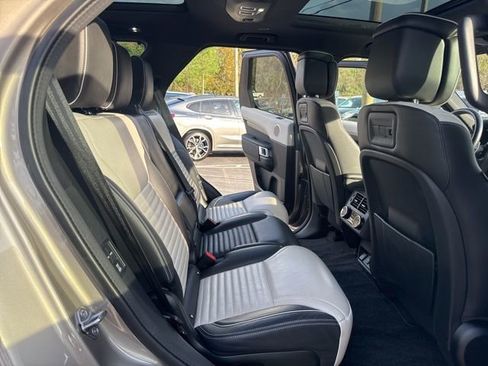 Used 2021 Land Rover Discovery HSE R-Dynamic image 34