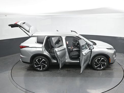 Used 2024 Mitsubishi Outlander SE AWD/4WD image 48