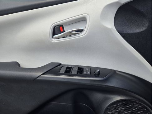 Used 2019 Toyota Prius Limited FWD image 19