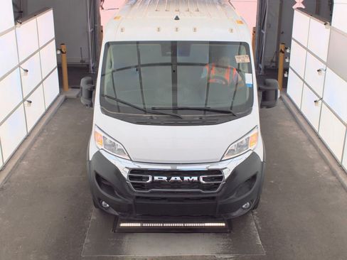 Used 2025 RAM ProMaster 2500 w/ U-Haul Equipment Group FWD image 3