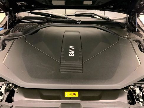 New 2026 BMW i5 eDrive40 w/ Premium Package AWD/4WD image 8