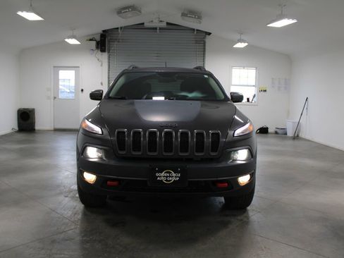 Used 2017 Jeep Cherokee Trailhawk w/ Comfort/Convenience Group image 3