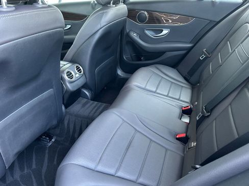 Used 2019 Mercedes-Benz C 300 Sedan image 4