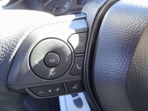 Used 2025 Toyota Corolla LE image 11