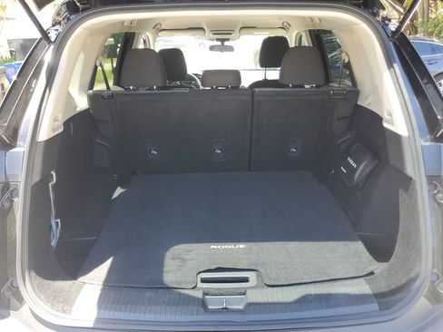 Used 2023 Nissan Rogue SV FWD image 8