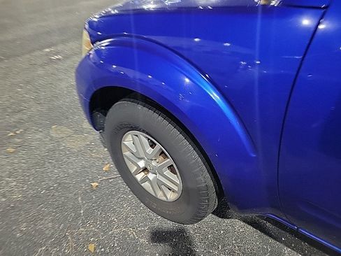 Used 2015 Nissan Frontier SV image 20