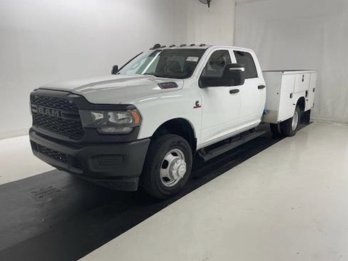Used 2024 RAM 3500 Tradesman w/ Max Tow Package AWD/4WD image 1