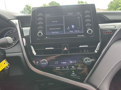 Used 2024 Toyota Camry SE FWD image 33