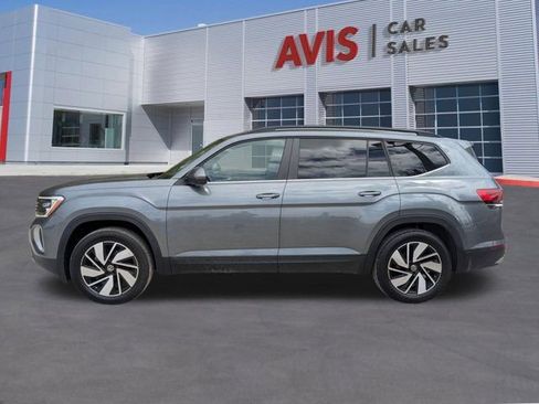 Used 2025 Volkswagen Atlas SE image 10