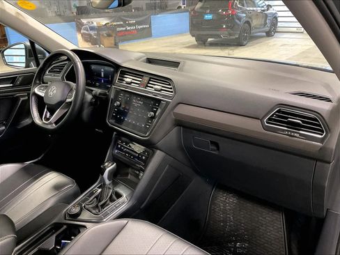 Used 2024 Volkswagen Tiguan SE image 14