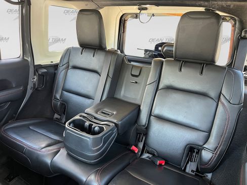 Used 2019 Jeep Wrangler Unlimited Rubicon AWD/4WD image 13