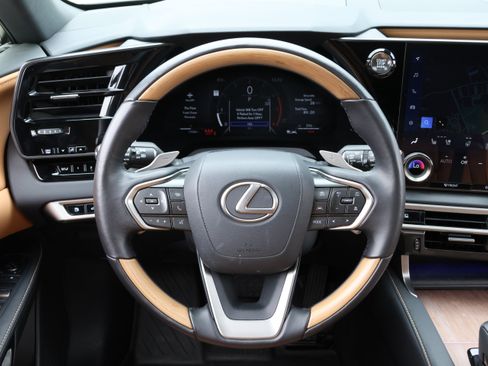 Used 2025 Lexus RX 350 Premium Plus w/ Accessory Package (Z1) FWD image 17