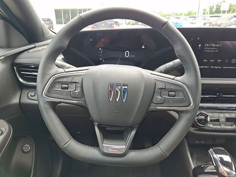Used 2025 Buick Envista Sport Touring w/ Experience Buick Package FWD image 16