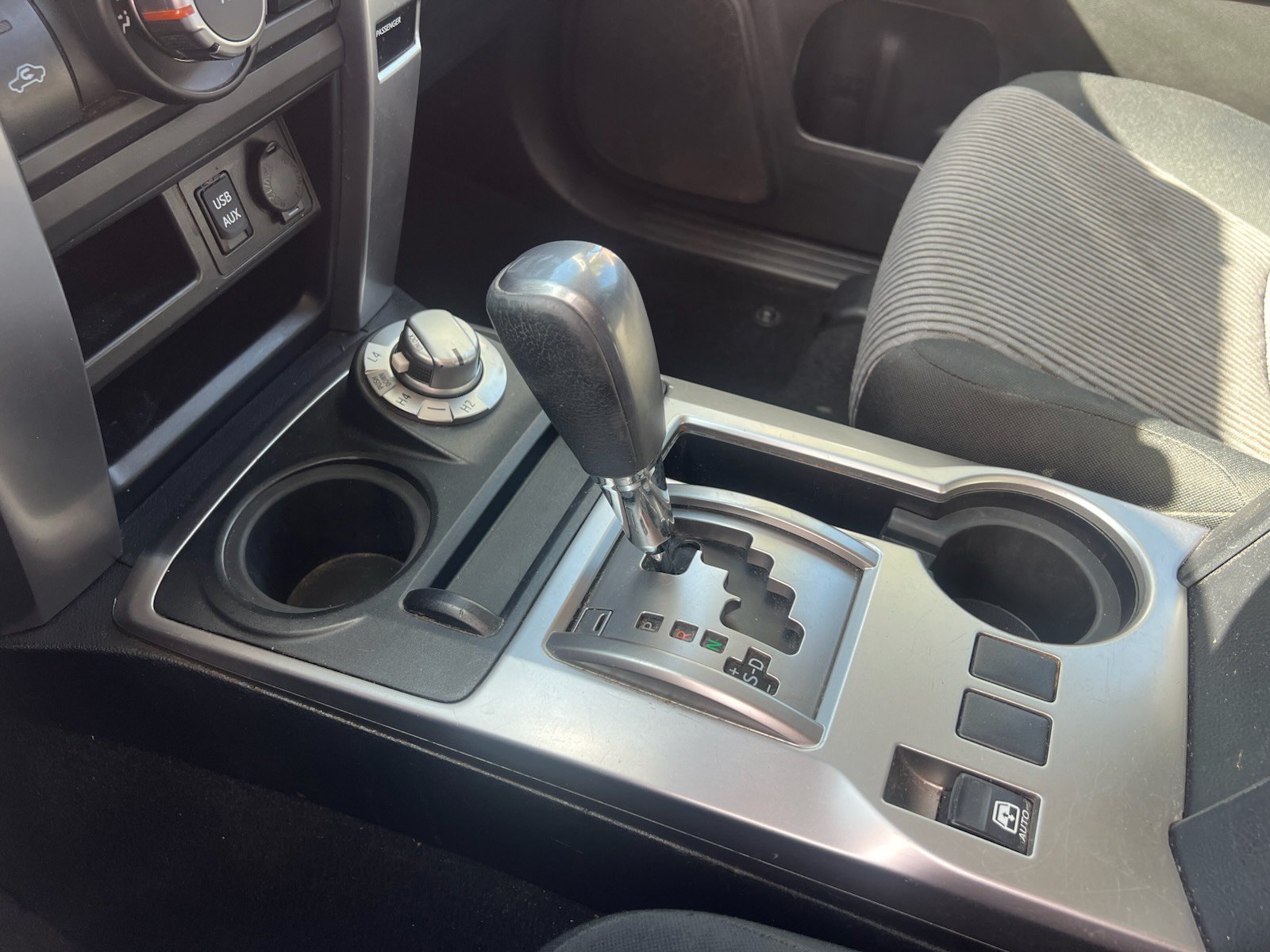 Used 2018 Toyota 4Runner SR5 AWD/4WD image 15