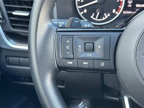 Used 2023 Nissan Rogue SV image 27