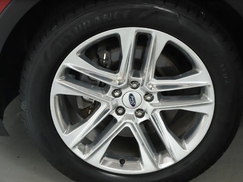 Used 2016 Ford Explorer XLT w/ Equipment Group 202A AWD/4WD image 36