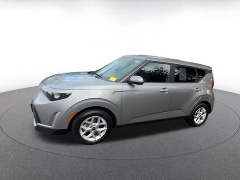 Used 2025 Kia Soul LX w/ LX Technology Package image 8