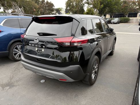 Used 2023 Nissan Rogue S FWD image 3